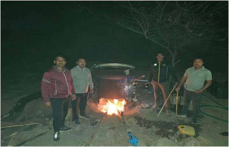 वाघोली व लोणी काळभोर पोलीस स्टेशन हद्दीतील अवैध दारू भट्ट्यांवर कारवाई