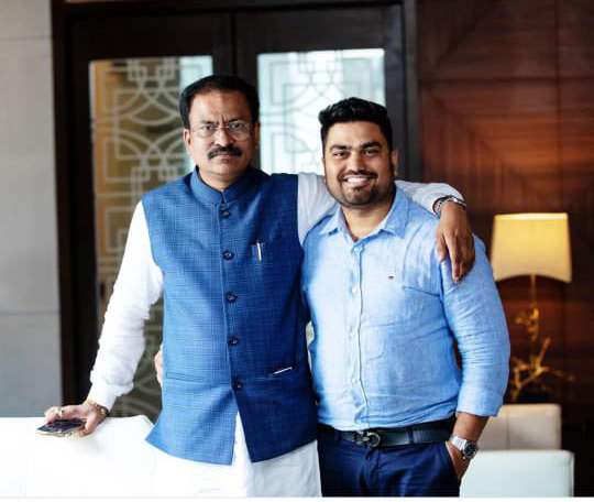 प्रशांत कोरटकरसोबत फडणविसांच्या कार्यालयातील प्रतिक पडवेकर होता का? मुख्यमंत्र्यांनी खुलासा करावा: अतुल लोंढे