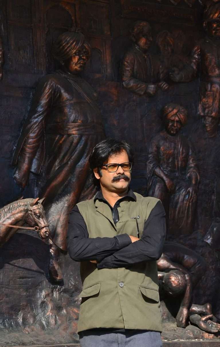 शिवरायांचा अपमान करणाऱ्याला शोधा:त्याला मदत करणाऱ्यांचा बुरखा फाडा, इंद्रजित सावंतांची मागणी