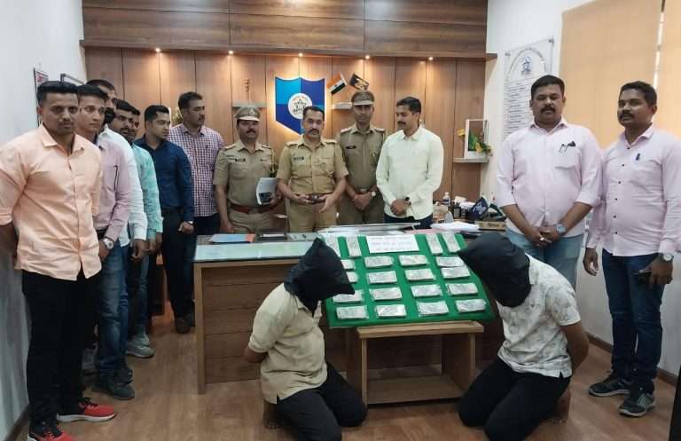 १० लाखाची रोकड जबरीने हिसकावुन पळाले पण .. पोलिसांनी ६ तासात पकडले