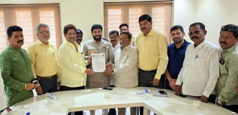 मंगळवार पेठेतील ‘तो’भूखंड नका घालू बिल्डरच्या घशात ,ती जागा डॉ. आंबेडकर सांस्कृतिक भवनाचीच :केंद्रीय मंत्री मुरलीधर मोहोळ यांच्याकडे गाऱ्हाणे