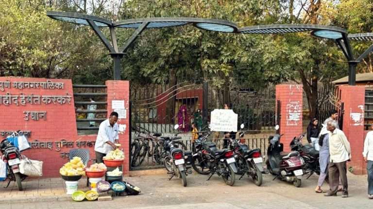 हडपसरमधील आरक्षित जागा बिल्डरच्या घशात घालण्याचा घाट