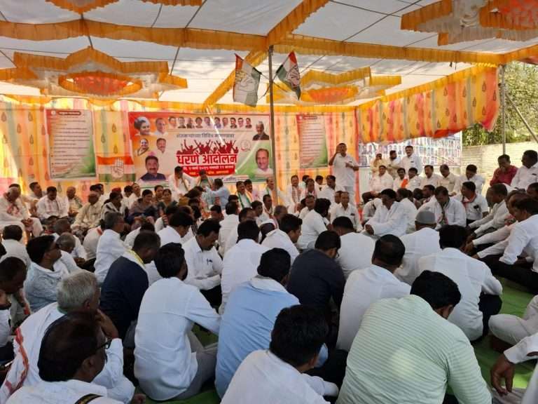 राज्यातील महापालिकांमधील ‘प्रशासनराज’ मुळे जनतेच्या समस्यांकडे दुर्लक्ष.