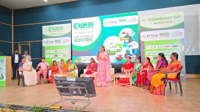 पिंक रिक्षा योजनेमध्ये एक हजार महिलांच्या सहभागासाठी प्रयत्न करणार : आशा कांबळे