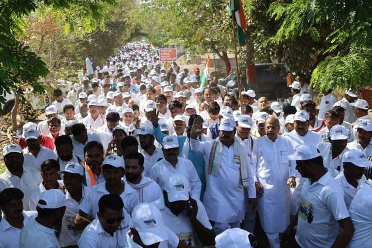 देशासाठी लढून मरायचे की घरात बसून सडून मरायचे, हे ठरवा: बी. जी. कोळसे पाटील.