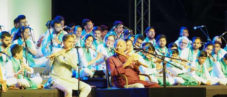 पंडित हरिप्रसाद चौरसिया आणि पंडित रूपक कुलकर्णी यांचे रंगले सहवादन