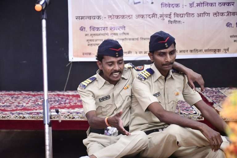 काळू बाळू यांच्या वंशजानी वगाचे सादरीकरण करून जुन्या आठवणीला दिला उजाळा…..!