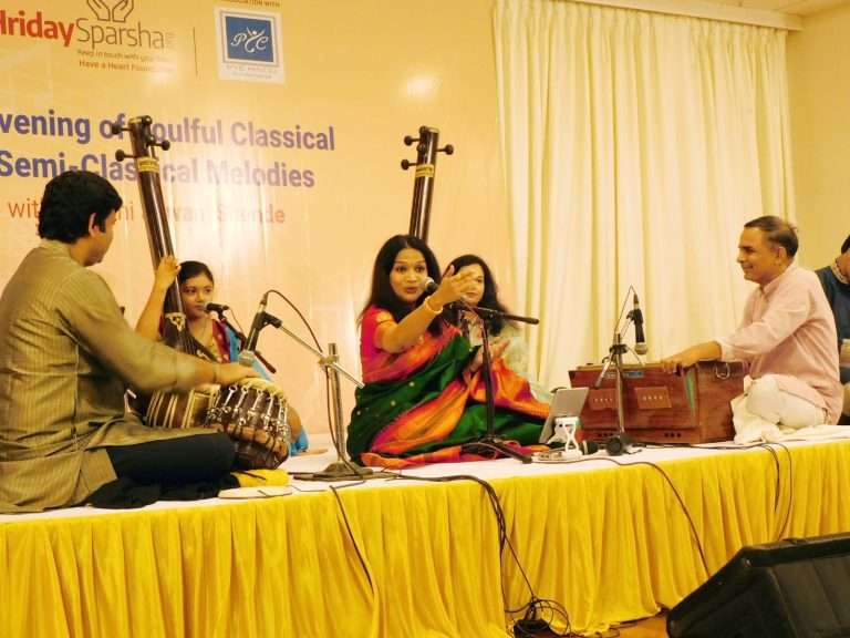 विदुषी सावनी शेंडे गायनाचा बहारदार कार्यक्रम संपन्न