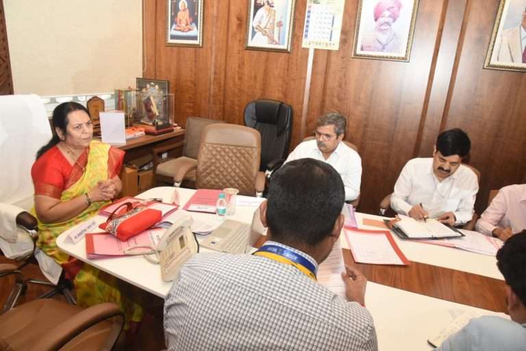 उपसभापती डॉ. नीलम गोऱ्हे यांच्या अध्यक्षतेखालील बैठकीत ऊसतोड कामगारांसाठी टास्क फोर्स स्थापन करण्याचे निर्देश