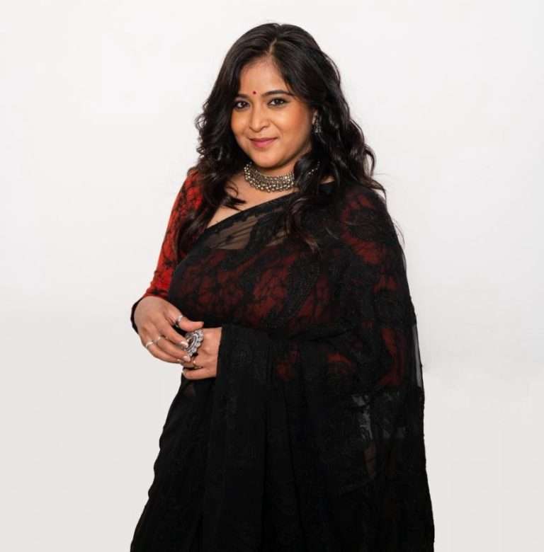 अभिनेत्री नेहा शितोळे चे लेखन क्षेत्रात पदार्पण