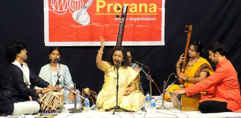 मराठी नववर्षानिमित्तसानिया पाटणकर, अमरेंद्र धनेश्वर यांचे बहारदार गायन तर कला रामनाथ यांच्या व्हायोलिनच्या सुरात रसिक चिंब