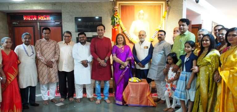 नाट्य परिषदेच्या कोथरूड शाखेने उभारली सांस्कृतिक कलावंत गुढी