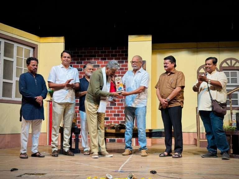 गुढीपाडव्याच्या पूर्वसंध्येला नव्या संचातील ‘तुझे आहे तुजपाशी’चा रौप्यमहोत्सवी प्रयोग सादर