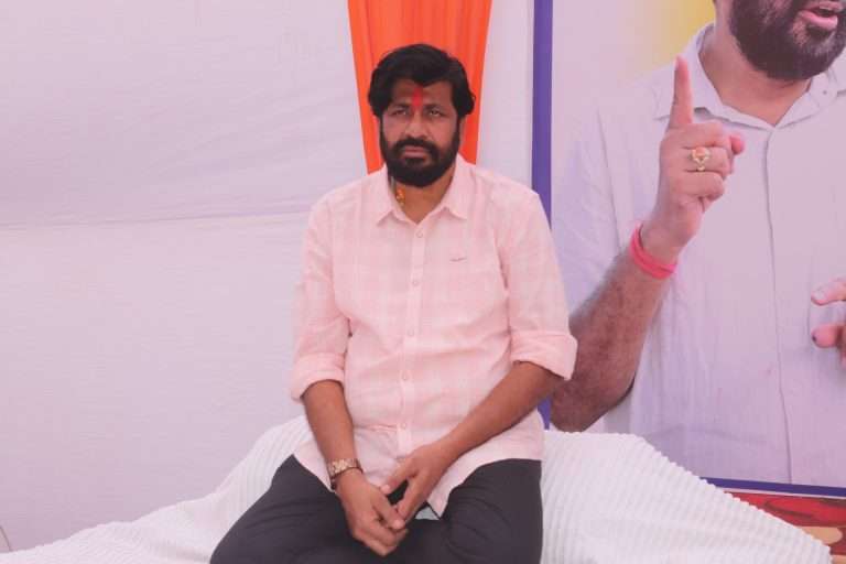 औरंगजेबाने जेवढे लोक त्याच्या काळात मारले, त्यापेक्षा अधिक लोक आज राज्य सरकारच्या चुकीच्या धोरणाने मरताहेत