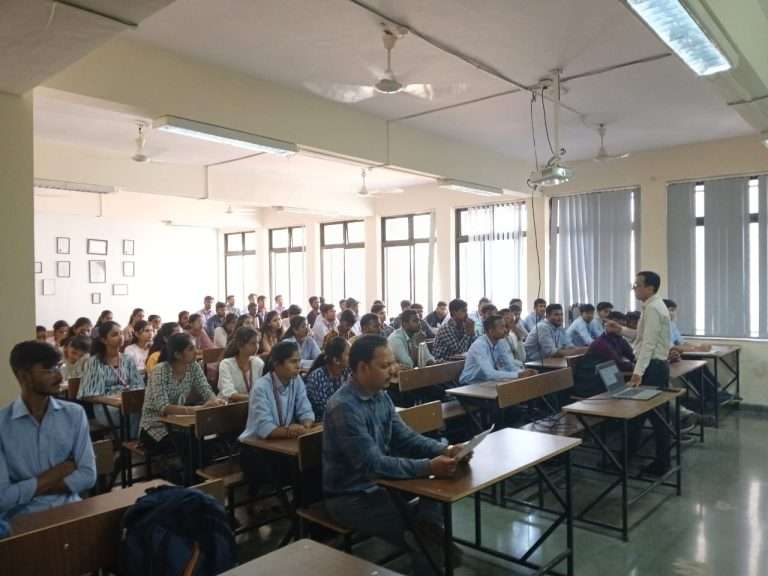 ओब्जेक्ट-ओरिएंटेडप्रोग्रॅमिंग विषयावरील तज्ञांच्या  व्याख्यानाचे आयोजन…