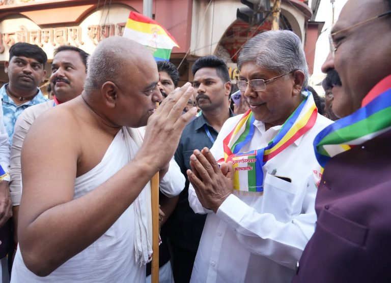 “भगवान महावीर जयंतीनिमित्त भव्य शोभायात्रा”