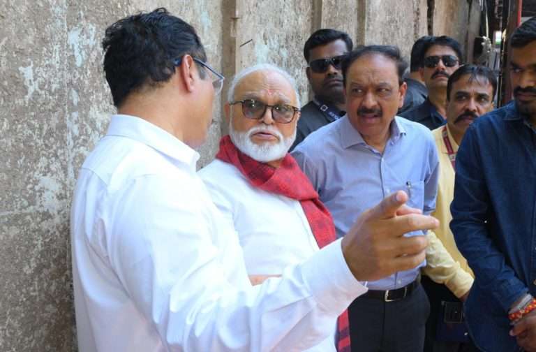 फुले वाड्याच्या स्मारकासाठी आंदोलनाचा इशारा – छगन भुजबळ