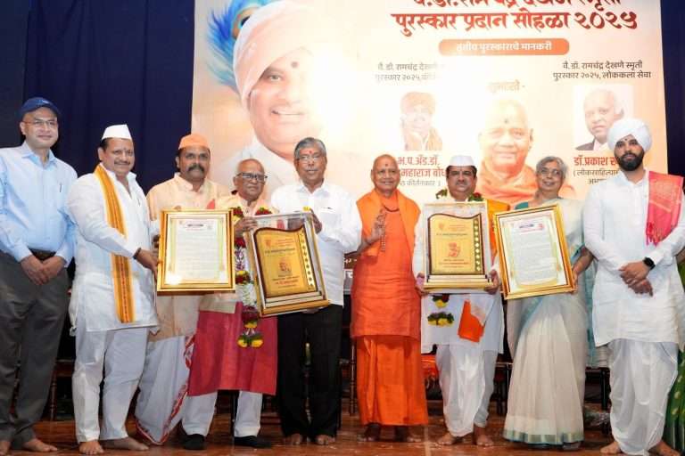 संत परंपरेचा खजिना सर्वसामान्यांपर्यंत पोहोचविण्यात कीर्तनकारांचे महान योगदान-स्वामी गोविंददेव गिरीजी महाराज