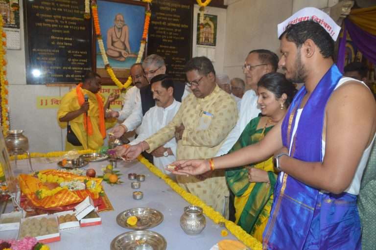 योगाभ्यानंद माधवनाथ महाराज पादुका पूजन 