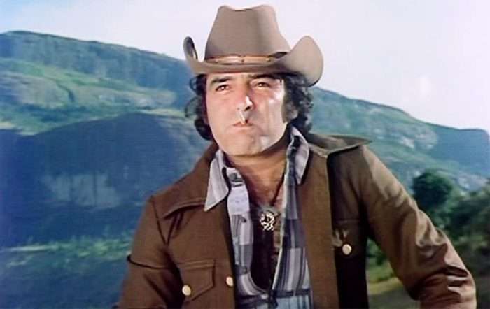 बॉलीवूड मधला धर्मात्मा फिरोज खान यांचा आज १८वा स्मृतिदिन