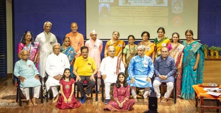 निष्ठावंत हटके भक्तांमुळे गीतरामायणाला महाग्रंथासारखे पावित्र्य लाभले 