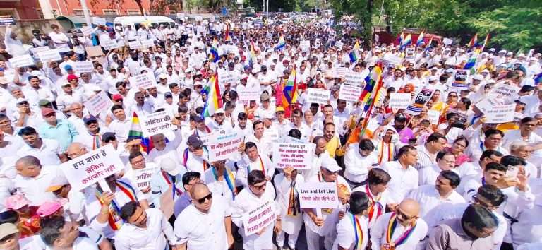 “हम जैनो ने ठाना है; मंदिर वही बनाना है‌”मुंबईतील जैन मंदिर पाडल्याच्या निषेधार्थ सकल जैन संघातर्फे पुण्यात धरणे आंदोलन