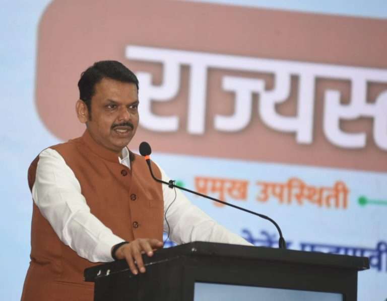 महाराष्ट्र देशातील पहिले बेघरमुक्त राज्य करण्यासाठी प्रयत्न करा-मुख्यमंत्री देवेंद्र फडणवीस