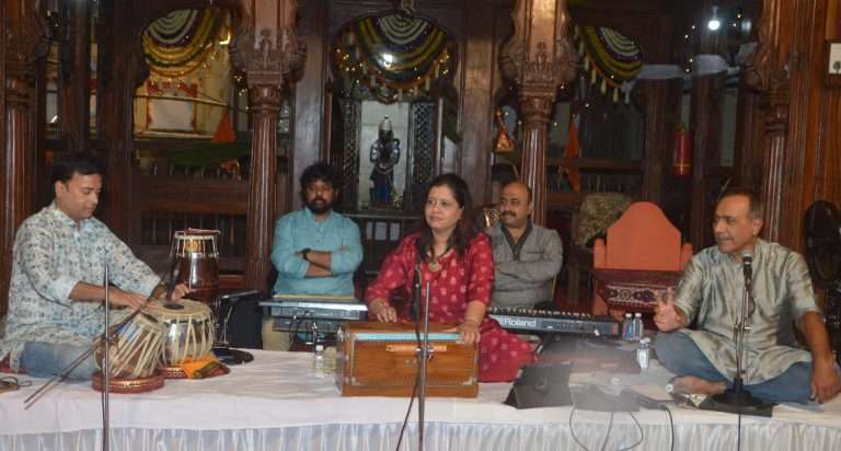 संवादिनी वादनातून घडला सुरेल सुसंवाद 