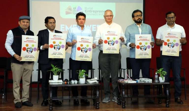 कष्ट, कल्पकतेद्वारे ग्रामीण उद्योजकांना यशप्राप्ती : सत्यजित तांबे