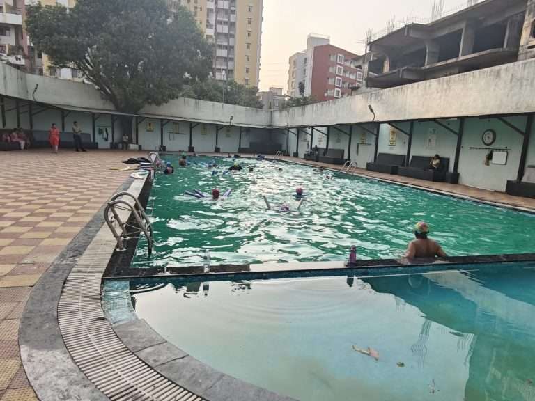 महापालिकेच्या जलतरण तलावावर प्रशिक्षण घेत आहेत राष्ट्रीय स्तरावरील खेळाडू…