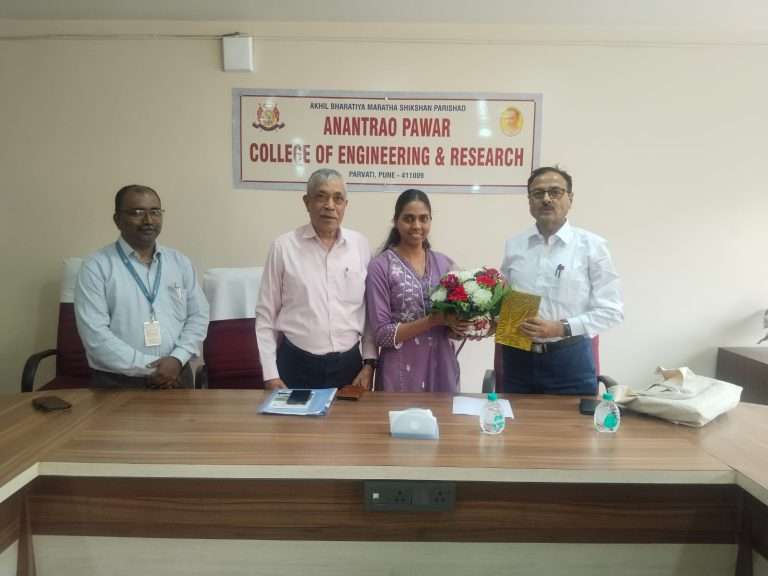 अनंतराव पवार अभियांत्रिकीची अश्विनी केदारी एमपीएससी परीक्षेत मुलींमध्ये राज्यात प्रथम