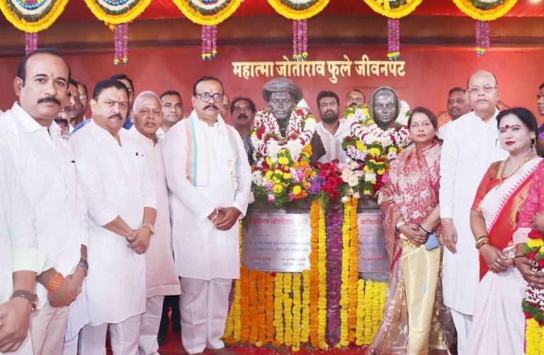 कॉंग्रेस प्रदेशाध्यक्षांचा छत्रपतींच्या वंशजांना सवाल ..कोण होतास तू ..काय झालास तू …