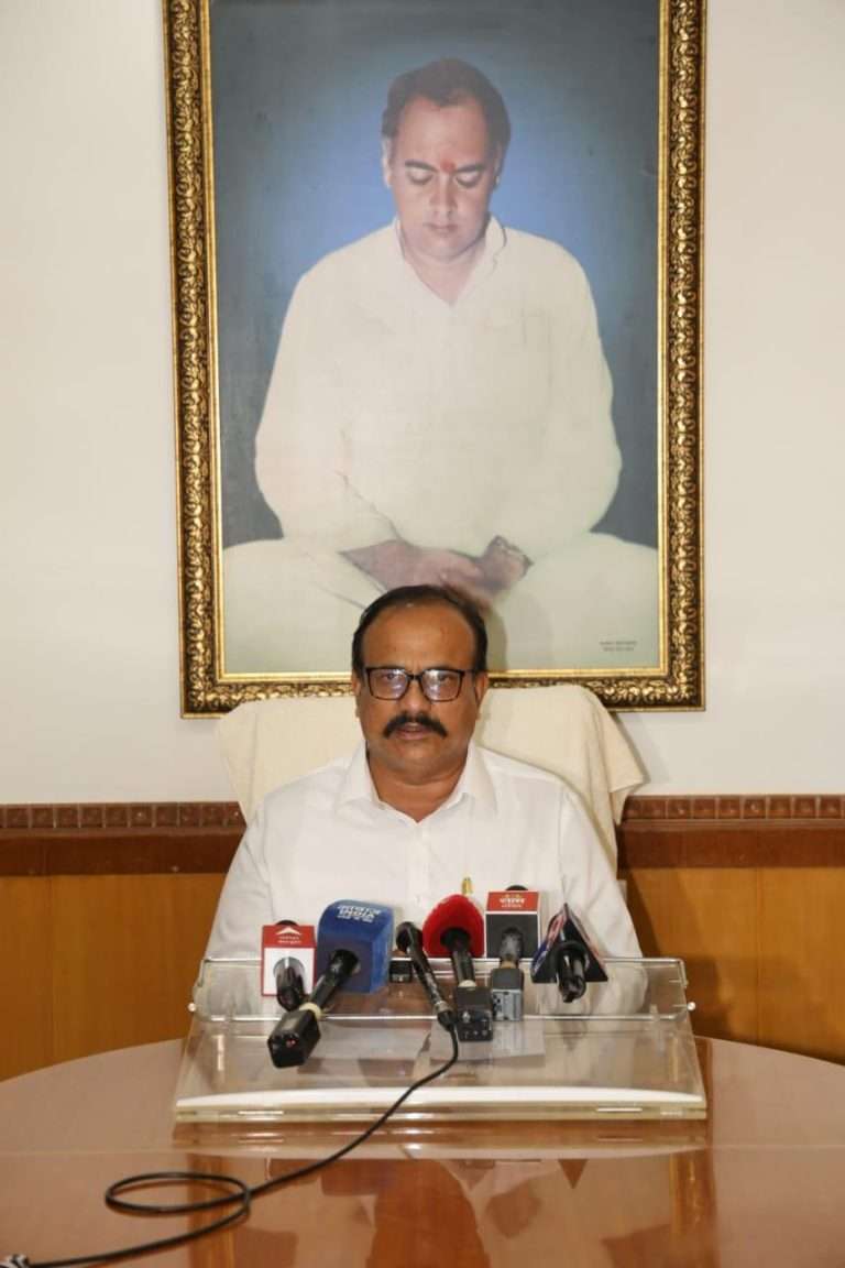 लोकशाही टिकवायची असेल तर निवडणूक प्रक्रिया पारदर्शक हवी, ईव्हीएमवर निवडणूक आयोग व सरकारने भूमिका स्पष्ट करावी.