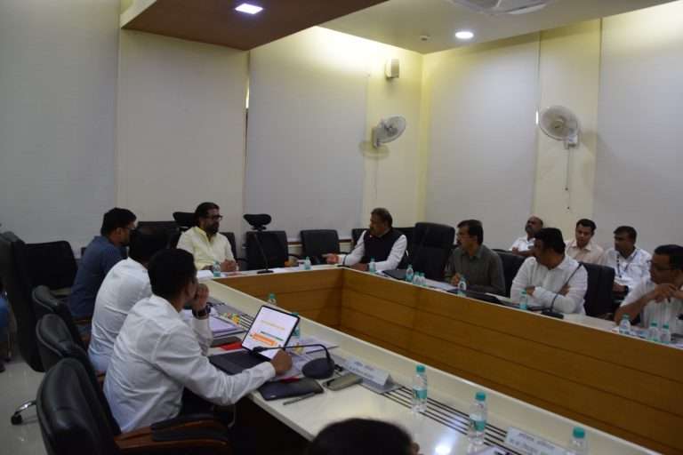 राज्याच्या उत्पादनक्षमतेत भर घालणारी रस्त्यांची कामे प्राधान्याने हाती घ्यावीत- सार्वजनिक बांधकाम मंत्री शिवेंद्रसिंहराजे भोसले