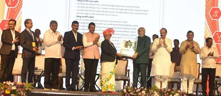 शिवछत्रपती पुरस्कार विजेत्यांनी राज्यातल्या खेळाडूंना दिशा दाखवण्याचे काम करावे- मुख्यमंत्री