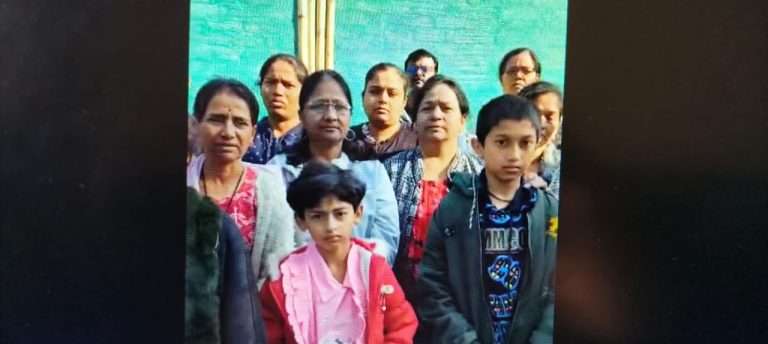 पुण्यातील असंख्य पर्यटक काश्मीर मध्ये अडकले, महाराष्ट्र सरकारकडे परतण्यासाठी आवाहन,पहा नावांची यादी