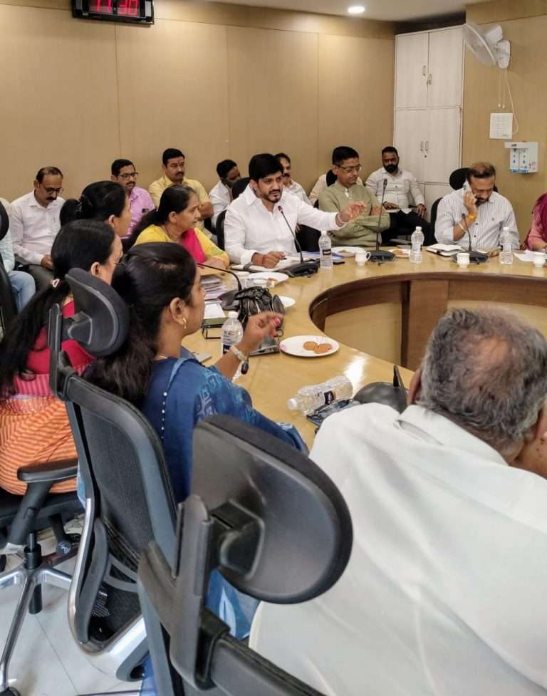 हॉस्पिटल्स चालविण्याबाबत महापालिकेने धोरण ठरवावे:-आमदार सिद्धार्थ शिरोळे