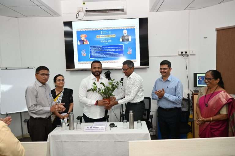 ग्रामविकास मंत्री जयकुमार गोरे यांची राष्ट्रीय पंचायत राज दिनानिमित्त यशदा येथे आयोजित कार्यक्रमास भेट