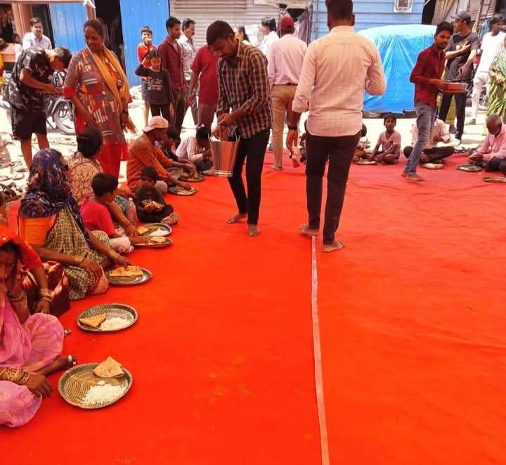 आगग्रस्तांसाठी आमदार बापूसाहेब पठारे यांचा मदतीचा हात