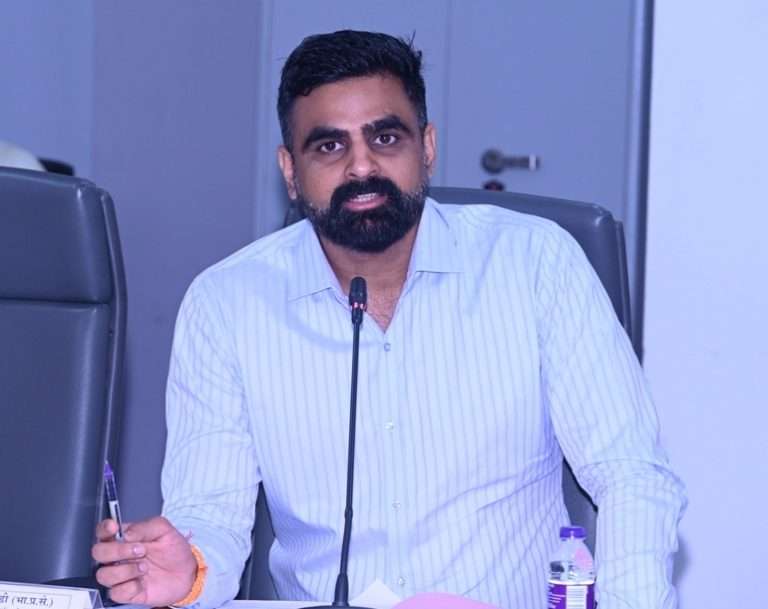 मान्सूनपुर्व कामांचे नियोजन करुन कामे वेळेत पुर्ण करावीत- जिल्हाधिकारी जितेंद्र डुडी