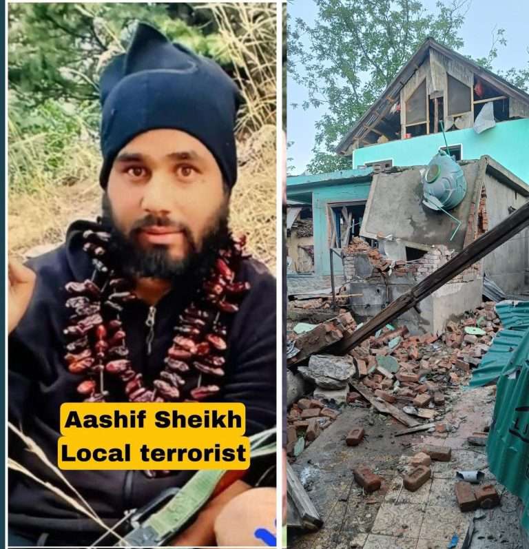 सैन्याचे सर्चिंग सुरू असताना झाले दोन दहशतवाद्यांच्या घरात स्फोट…