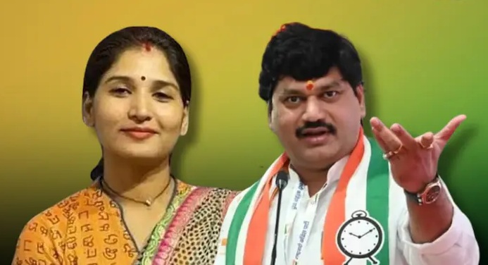 करुणा शर्मा म्हणाल्या,’ धनंजय मुंडे यांची मीच पहिली बायको;आता माझ्याशी लग्न करणाऱ्याला मुंडे 20 कोटी देणार असल्याचाही दावा