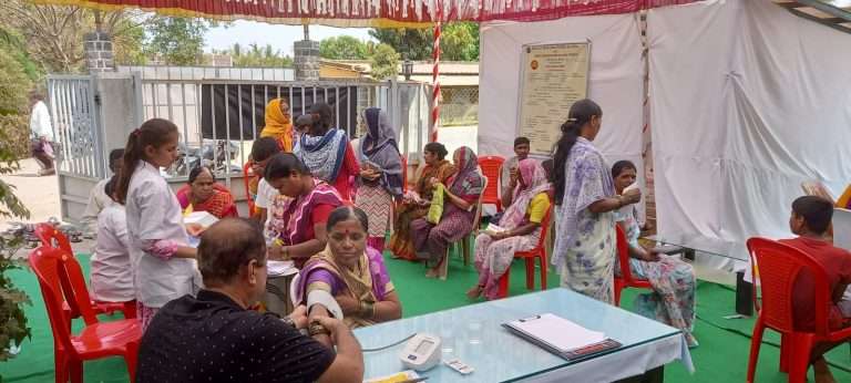 भोरमधील ग्रामस्थांसाठी पुणेकरांतर्फे वैद्यकीय शिबिराचे आयोजन