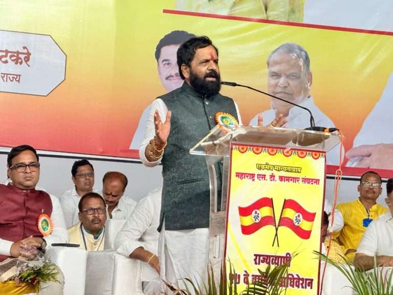 एक ऐवजी दोन चपटी प्या पण ड्यूटी संपल्यावर:एसटी कर्मचाऱ्यांना मंत्री भरत गोगावलेंचा अजब सल्ला