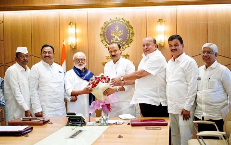 फडणवीस यांच्या माध्यमातून अमित शहांना फोन..अन भुजबळ मंत्री झाले