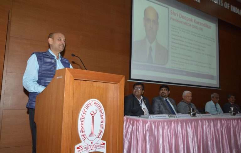 खर्च व व्यवस्थापन लेखापाल हे आजचे व्यवसायिक नेतृत्व 