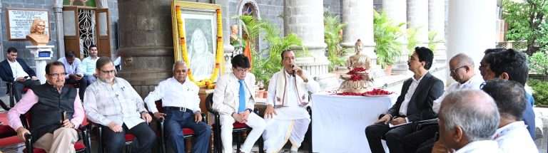 जग युद्धात नाही तर बुद्धात उपाय शोधू शकतो-डॉ. विश्वनाथ दा. कराड