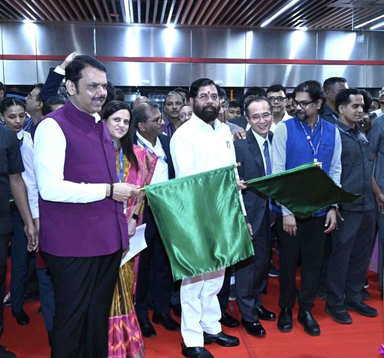मेट्रो तीनच्या अंतिम मार्गाचे ऑगस्टमध्ये प्रधानमंत्री नरेंद्र मोदी यांच्या हस्ते लोकार्पण – मुख्यमंत्री देवेंद्र फडणवीस
