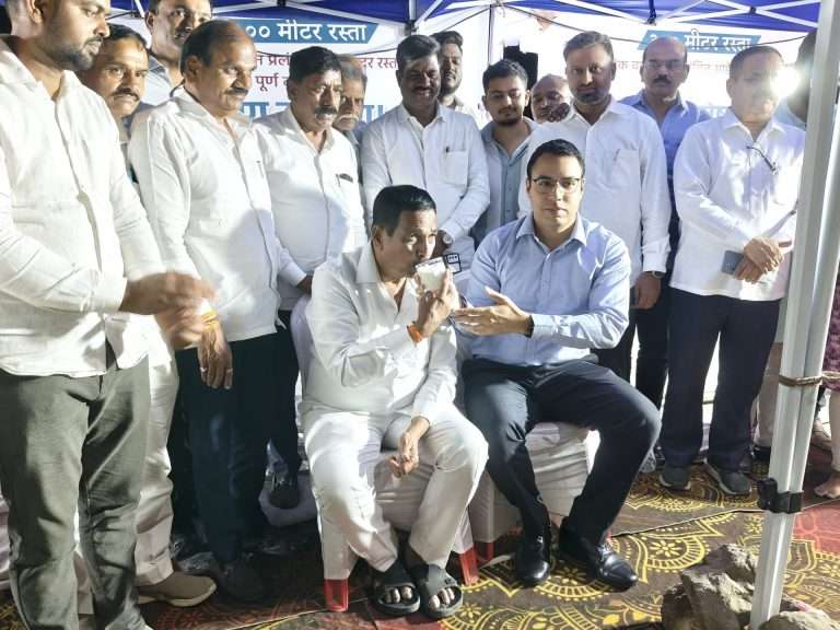 अखेर आमदार पठारे यांचे १२ तासानंतर उपोषण मागे