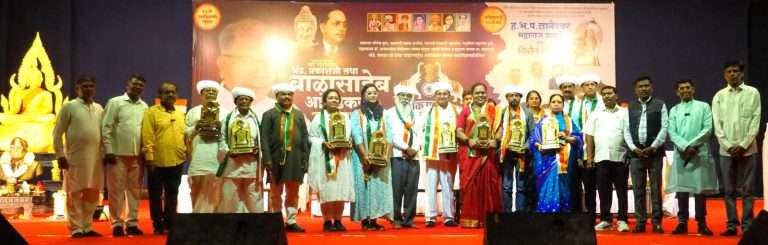 आंबेडकरी चळवळीतील कार्यकर्त्यांचा सम्यक पुरस्काराने गौरव
